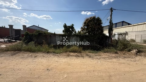 ដីលក់នៅជិតប្រលានយន្ដហោះពោធិ៍ចិនតុង