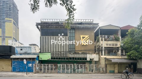 Commercial Shophouse for Rent in BKK3 st 360