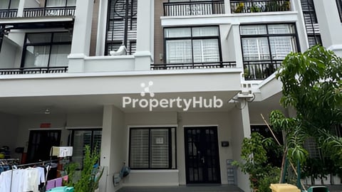 ផ្ទះជួល វីឡាកូនកាត់ បុរីប៉េងហួត50m ម្ចាស់ដេីមផ្ទាល់ 1100$ចរចា លេខម្ចាស់ផ្ទាល់016