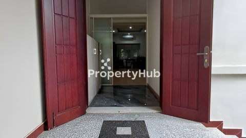 វីឡាភ្លោះសម្រាប់លក់ នៅបុរីប៉េងហួតបឹងស្នោរ