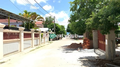 ដីនិងផ្ទះលក់បន្ទាន់ខ្លាំ ង​ ស្ថិតនៅភូមិច្រេស សង្កាត់ភ្នំពេញថ្មី ខណ្ឌសែនសុខ​ រាជធ