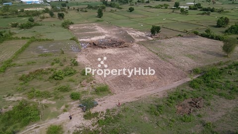 ដីលក់ជាប់ភ្នំ ក្បែរគំរោងរីសតដីជាប់ភ្នំទំហំប្រើប្រាស់ជាកស្តែងជិត១ហិតា