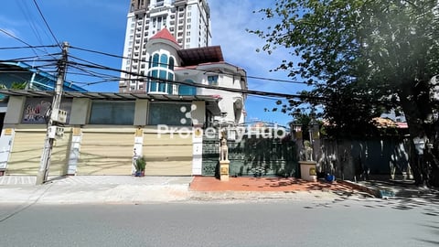 វីឡាសំរាប់លក់ នៅទួលគោក