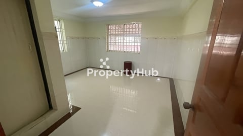 ផ្ទះលក់បន្ទាន់ជិតផ្សារសំប៊ូមាស