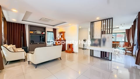 វីឡាឃ្វីនAសម្រាប់លក់ នៅបុរីជីបម៉ុងដឹផាកលែន ផ្លូវឯ.ឧ ជាសុផារ៉ា(៥៩៨)