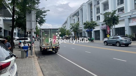 Prime Shophouse for Sale in Chip Mong 271