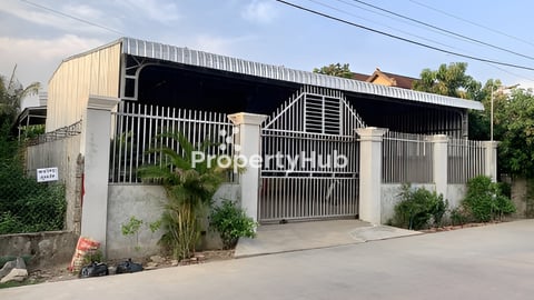 ផ្ទះដីឡូដ៍កែង នៅក្រុងអរិយ្យក្សត្រត្រូវការលក់បន្ទាន់/ House for Sale