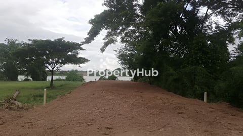 ដីជាប់មាត់ទន្លេសំរាប់លក់