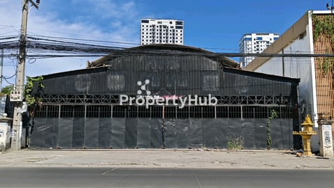 The best size of warehouse for rent along 1986 blvd