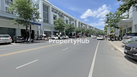 (English Below) 🏘 ផ្ទះអាជីវកម្ម (SH) សម្រាប់ជួល ក្នុងបុរី ជីបម៉ុង271 (កូដ៖ A05-