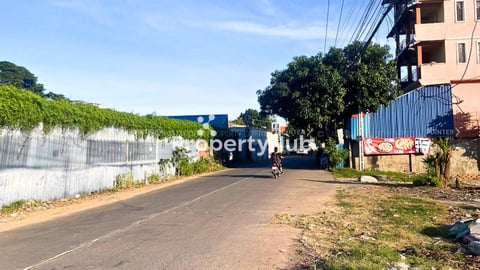 ដីលក់ស្ថិតនៅក្បែរផ្លូវជាតិលេខ21