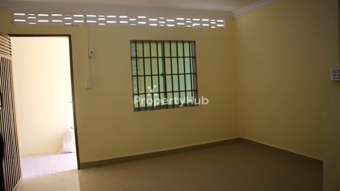 ដីលក់ មានបន្ទប់ជួល ជិត Aeon 2