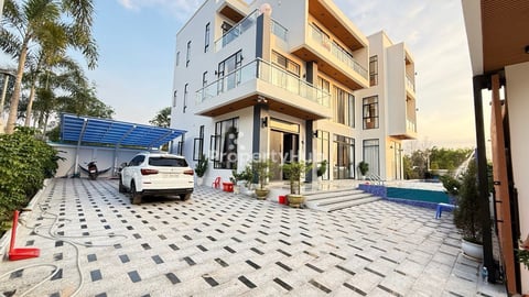 Single Villa (Urgent Sale)