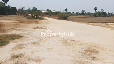 ដីតំបន់រោងចក្រនិងបុរី