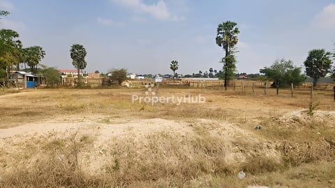 ដីជាប់ផ្លូវបេតុងរដ្ឋ ក្បែរសាលាសង្កាត់ពន្សាំង