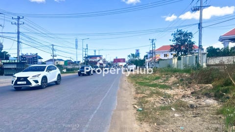 ដីលក់នៅលើផ្លូវព្រៃស