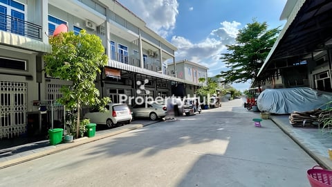 🏘 ផ្ទះល្វែង ក្នុងបុរី ហុងឡាយទួលពង្រ ត្រូវការលក់បន្ទាន់ខ្លាំង ​