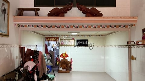 ផ្ទះល្វែង(E0,E1)លក់បន្ទាន់ នៅជិតស្ពានដែកចំការដូង