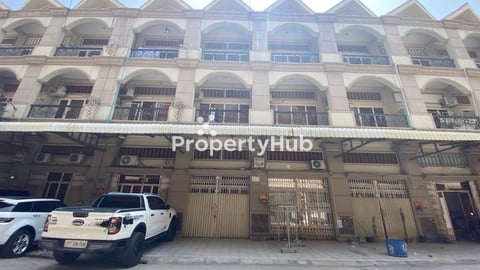 Modern Link House for Sale – Prime Town Location