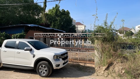 ដី ជួល២០. ៣០ម ក្បែរផ្ទះជាសុផារា ៤៥០/ខែ