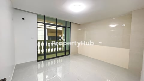 Shop house for rent at City Hall