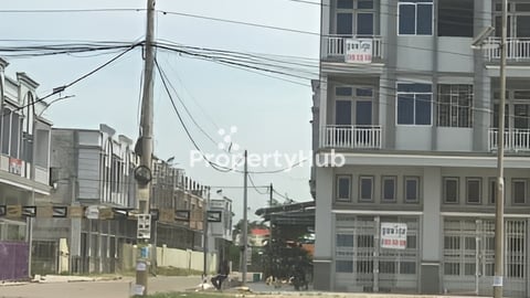 ផ្ទះកែងលក់លក់ឡៃឡុង មុនលក់36មុឺន