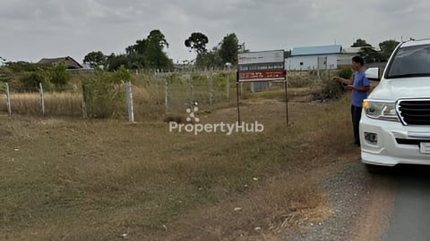 ដីលក់ . 1m2= 90$