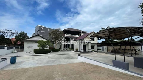 Villa for rent near independence park