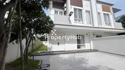 វីឡាភ្លោះB សម្រាប់លក់នៅបុរីឌឺផ្លរ៉ា | Twin B Villa for Sale in Borey The Flora