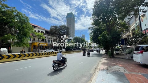 Shophouse for Sale on Mao Sae Tung Blvd
