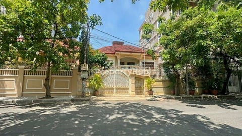 5 Bedroom Villa For Rent in BKK1 can be used for Commercial or Residential