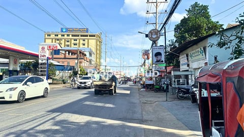 ដីលក់នៅលើផ្លូវទំនប់371