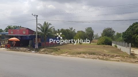 ដីលក់ជាប់ផ្លូវជាតិលេខបី