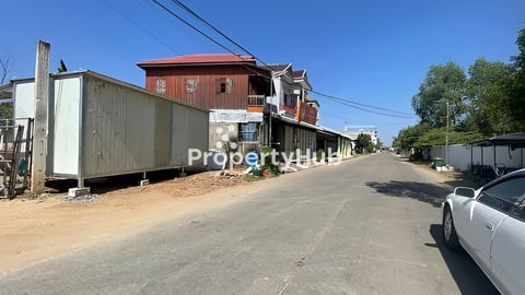 ដីលក់ទីតាំងល្អ