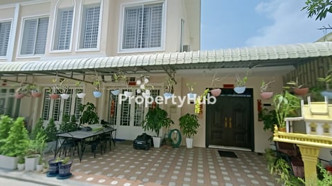 ផ្ទះថ្មី