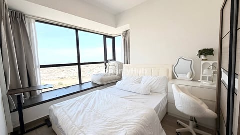 Condo Urban Village for rent