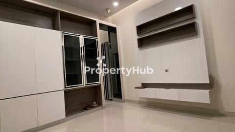 ផ្ទះអាជីវកម្មសម្រាប់លក់ នៅបុរីប៉េងហួតបឹងស្នោរ