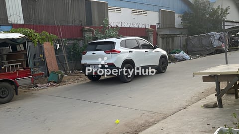 ផ្ទះមានបន្ទប់ជួលលក់បន្ទាន់ មានចំនូលស្រាប់ (ក្បែរផ្សារឯករាជ្រ2 នឹង​ QMi)