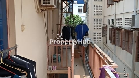 ផ្ទះអាជីវកម្មលក់បន្ទាន់ ចំណូលប្រចាំខែចម្ងាយ200ពីផ្លូវ 2004 ស្តុប NOKIA