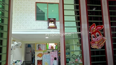 ផ្ទះលក់ចោមចៅ2 ជិតផ្សារសុភមង្គុល ស្រែជម្រៅ ពោធិ៍សែនជ័យ ភ្នំពេញ