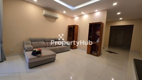 ផ្ទះវីឡាកូនកាត់ A បុរីជីបម៉ុងសែនសុខជួល Link A villa in Sen Sok resident for rent