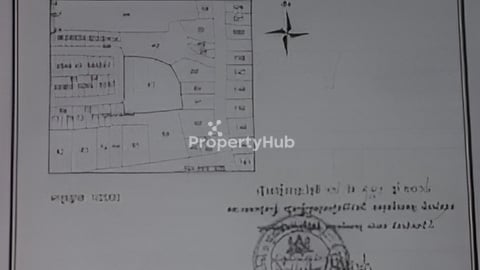 ដីលក់បន្ទាន់ជាលក្ខណៈលំនៅឋាន ឃ្លំាង និងវិឡាមិនឆ្ងាយពីព្រលានថ្មី