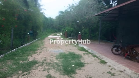 ដីលក់បន្ទាន់ រួមជាមួយផ្ទះវីឡាប្រភេទបុរាណ ទំហំ21735មែត្រការ៉េ 1មែត្រការ៉េ=150$