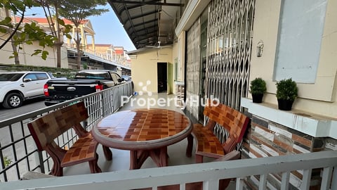 ផ្ទះកែងលក់​ ក្នុងបុរីផុនស៊ុយ​ចោមចៅ