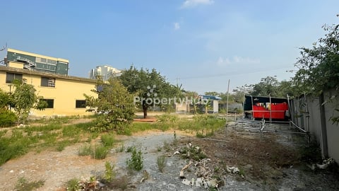 ដីសម្រាប់លក់បន្ទាន់