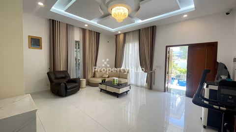 វីឡាភ្លោះសំរាប់លក់នៅបុរីវិមានភ្នំពេញ ស្ថិតនៅគម្រោង១0