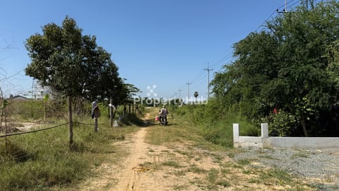 ដីលក់ជិតផ្លូបេតុងភូមិព្រៃមូល សង្កាត់ក្រាំងធ្នង់