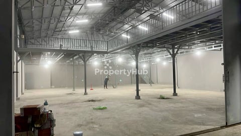 ដីនិងឃ្លាំងត្រូវការលក់បន្ទាន់ ទីតាំងក្បែរបុរីអ័រគីដេរពោធន៏ចិនតុង និង បុរី LHL ចុ