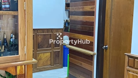 ដីនិងផ្ទះលក់ទល់មុខផ្សារលេីធំថ្មីខេត្តសៀមរាប