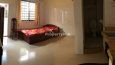 បន្ទប់ជួលជាន់ទី៣ ជិតស្តាតចាស់ (Rooms for Rental 82C, Near the old stadium)